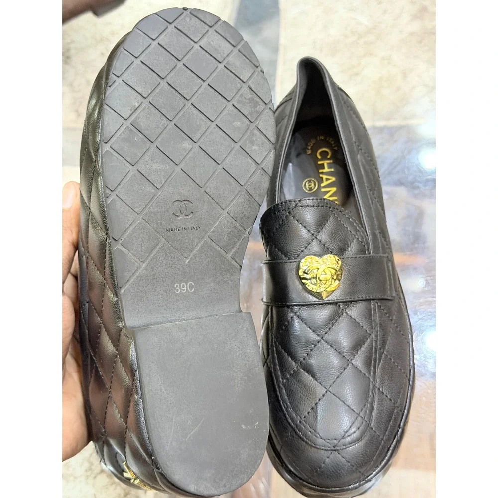 Chanel Black Quilted Leather Heart CC Logo Platform Loafers G39732 39C - Picture 6 of 8